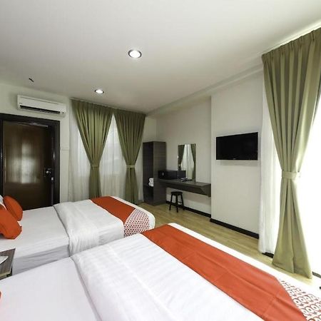Hotel Meria Shah Alam Exterior photo